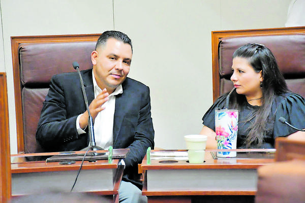 Reconocen diálogo de nuevo titular de Educación
