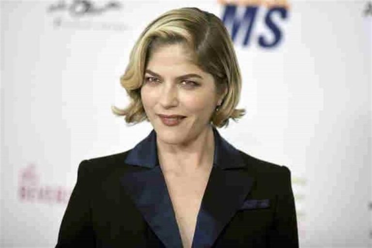 Selma Blair disfruta Los Cabos tras remisión de esclerosis