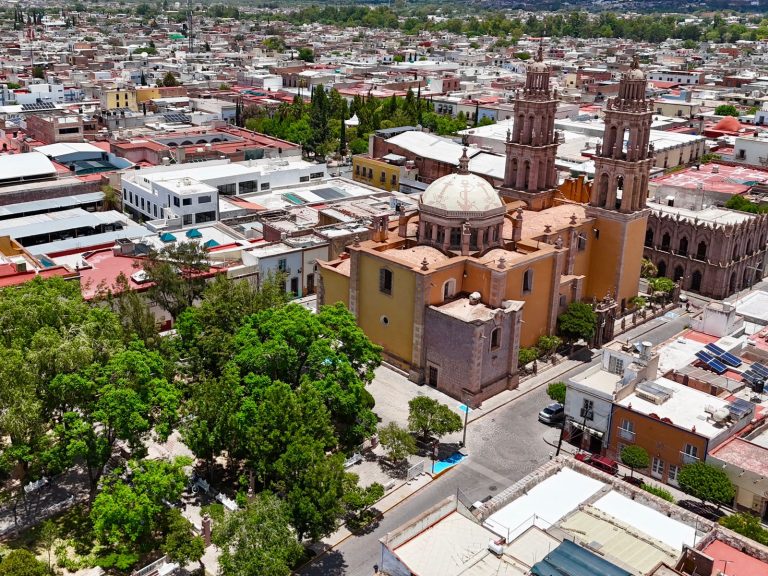 Señalan a funcionaria por pago de turibús