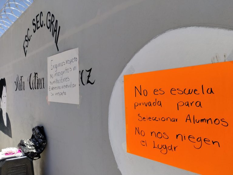 Toman la Rita Cetina; exigen retiro de directora