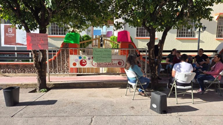 Bloquean 2 primarias por falta de profes