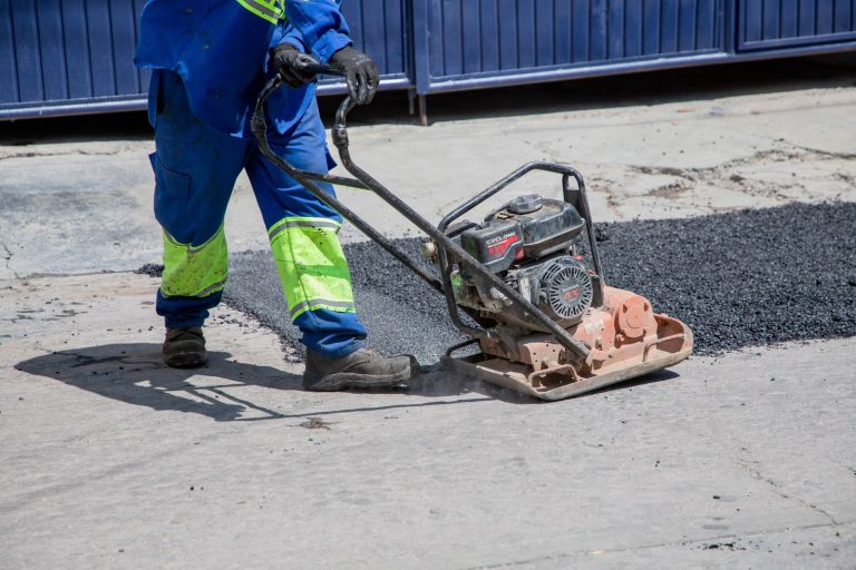Bachean calles ante pronósticos de lluvia