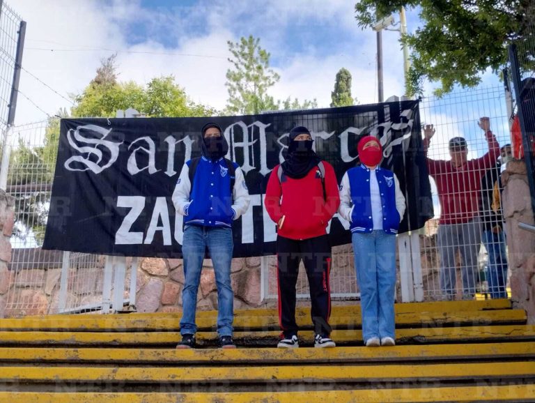 Continúan protestas de estudiantes normalistas
