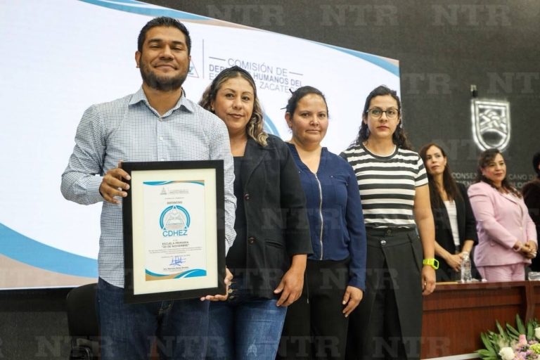 Reconocen a escuelas por fortalecer respeto a los DDHH