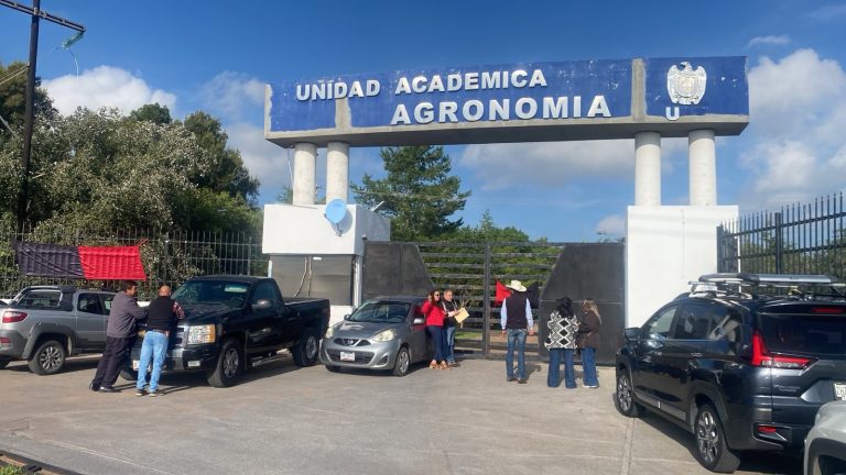 Toman Agronomía; exigen asignación de docentes