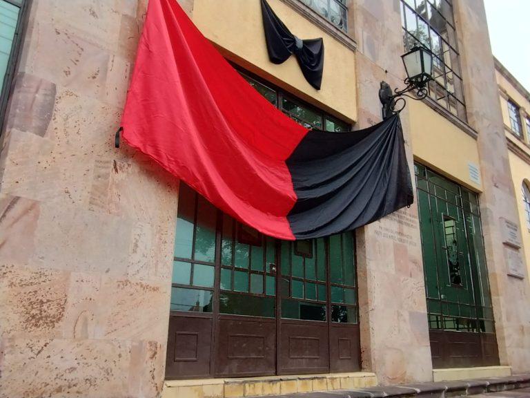 Toman BENMAC; impiden iniciar clases a 600 alumnos