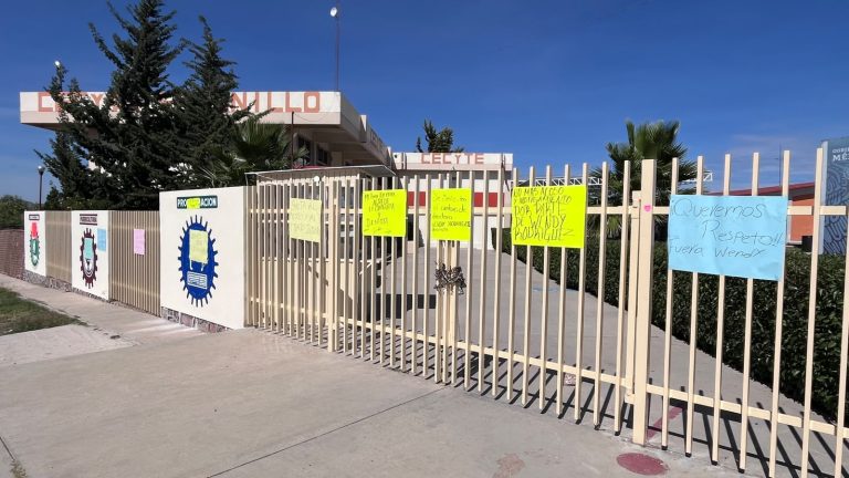 Toman Cecytez en Fresnillo; exigen destituir a directora