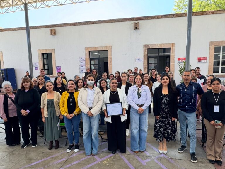 Realizan conferencia «Salud Mental Laboral» en SMDIF Fresnillo