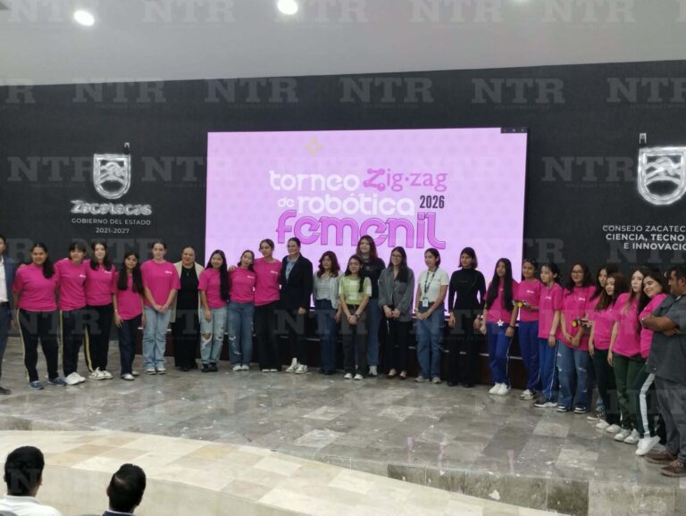 Presentan a participantes del Torneo de Robótica Femenil