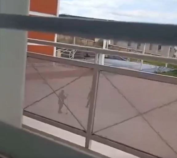 Ataca alumno con arma blanca a 4 en secundaria en Querétaro