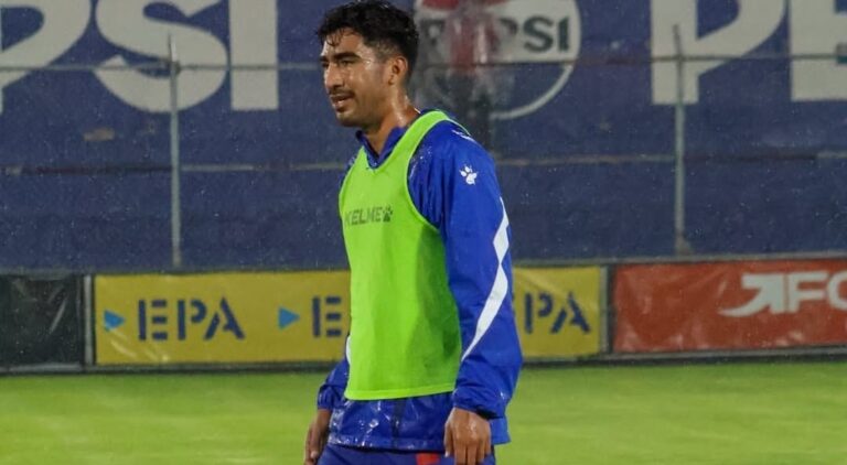 Ernesto Monreal suma minutos en la derrota del Xelajú MC