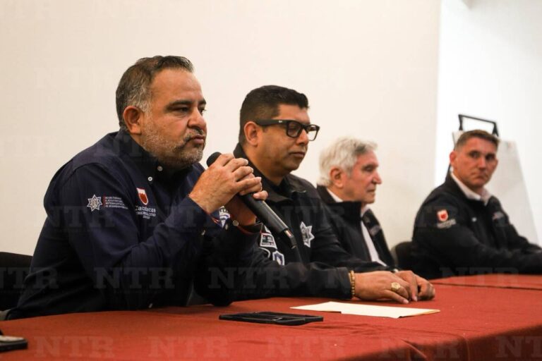 Capacitan a 120 policías en seguridad turística y proximidad social