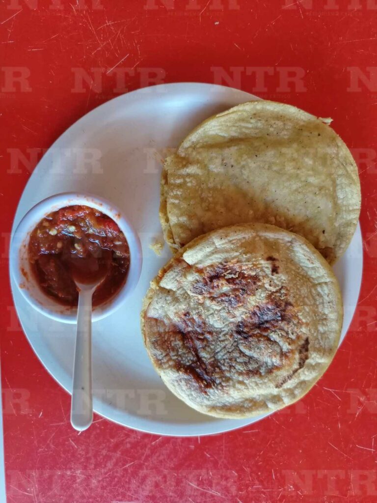 Date un antojito en las Gorditas de Esmeralda