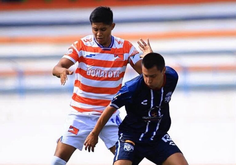 Erik Martínez suma minutos en su torneo de debut en la Liga TDP