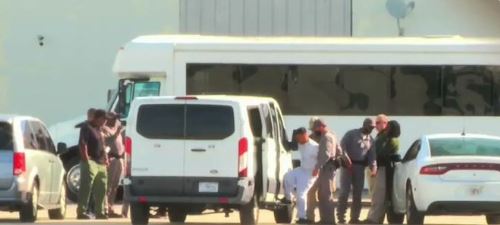 Llega a Jamaica primer vuelo con migrantes deportados de EU