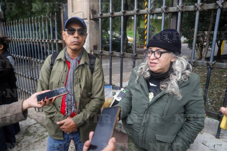Paran escuelas de la UAZ; docentes exigen pago de prestaciones