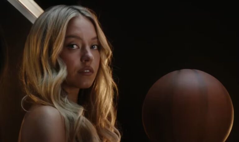 Se desnuda Sweeney otra vez para comercial de apuestas