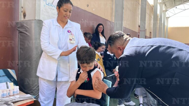 Vacunan contra VPH, Influenza y COVID-19 en Fresnillo